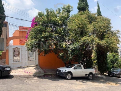 HERMOSA CASA SOLA EN RENTA