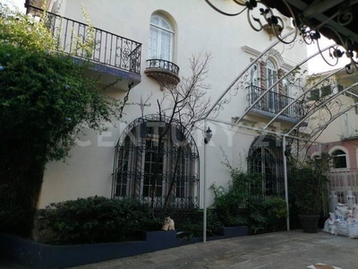 Casa de 6 habitaciones con alberca en renta en Av. Reforma, Lomas de Chapultepec