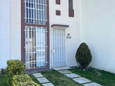 Casa en renta Privada Manzano, Fracc Residencial Los Bosques, Zinacantepec, México, 51355, Mex
