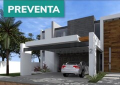 casa en venta en lomas de cocoyoc con alberca y seguridad - 4 recámaras - 5 baños - 320 m2