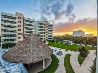 Doomos. Departamento con roof garden y jacuzzi en Cascades, Aqua Residencial, Cancun