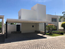 hermosa casa en venta en exclusivo fraccionamiento