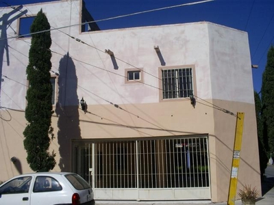 Casa en Paseo de Las Palmas, Apodaca a 2 cuadras de Av. Send