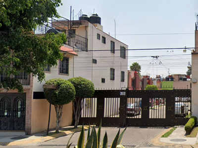 Casa en venta Calle Almendras 63a, Conjunto Hab Rinconada San Felipe I, Coacalco De Berriozábal, México, 55719, Mex