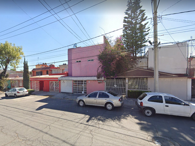 Casa en venta Calle Austral 61-93, Centro Urbano, Fraccionamiento Atlanta, Cuautitlán Izcalli, México, 54740, Mex