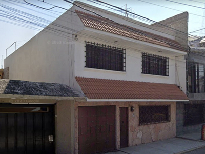 Casa en venta Calle Iztapalapa 339-387, Evolución, Nezahualcóyotl, México, 57700, Mex