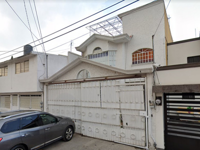 Casa en venta Calle Otumba 58-88, Centro Urbano, Fraccionamiento Cumbria, Cuautitlán Izcalli, México, 54740, Mex