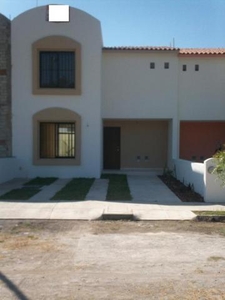 Casa en venta en Villa de Álvarez colima 2 plantas 3...