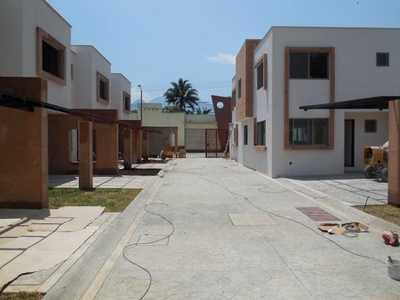 Casas en privada AQUA en Col. Rafael Alvarado