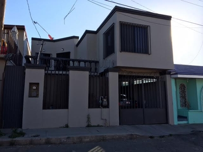 SE VENDE CASA EN COL LA MESA