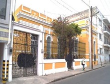 Casona en venta en Barrio de Santiago, ideal para oficinas, comercio u Hotel
