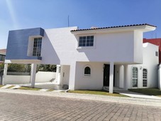 Vendo casa en Camino Real, Fraccionamiento privado, cerca de Udlap, Zavaleta