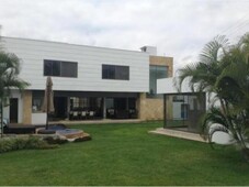 5 cuartos, 640 m casa en venta en fracc del lago mx15-ay1777