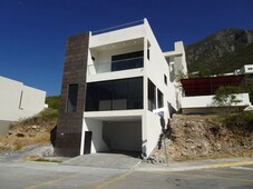 casa en venta en contry sur segundo sector monterrey con terraza panoramica