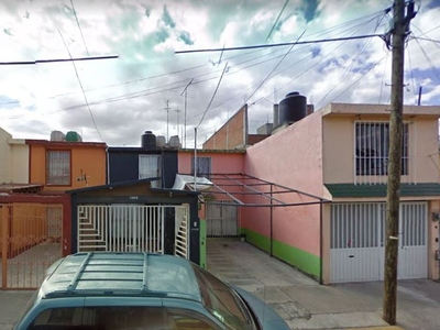 Casa en venta Calle Violeta 201-203, Fraccionamiento Las Margaritas, Metepec, México, 52165, Mex