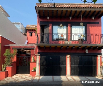 Casa en venta dentro de fraccionamiento en zona norte de Cuernavaca
