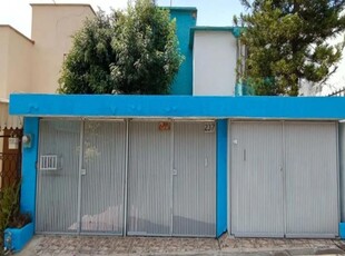 Casa en Venta en Lomas Verdes 1a Sección Naucalpan de Juárez, Mexico