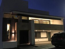 VENTA DE CASA EN GRAN RESERVA