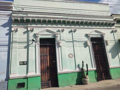 Casa Antigua Muy Grande Ideal Para Hotel En El Centro Historico De Merida Y A Una Cuadra Del Barrio Magico De La Ermita Trato Directo Precio Negociable