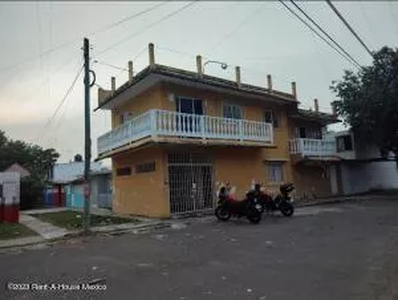 Casa En Venta En Colonia Chivería, Veracruz 23-6391 Zg