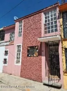 Casa En Venta En Santos Degollado, Toluca 23-6287 Zg