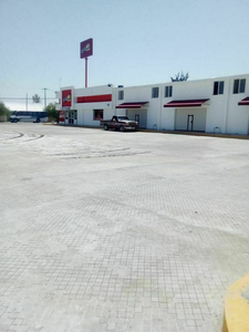 Plaza Comercial En Venta Pedro Escobedo Cpv210607-sa