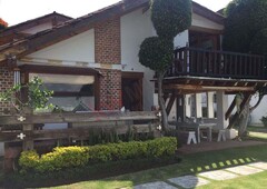 hermosa casa en renta totalmente amueblada en el centro de valle de bravo, ideal para familia pequeña o recién casados.