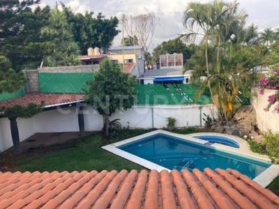 CASA EN VENTA EN QUINTAS PALMIRA, CUERNAVACA, MORELOS