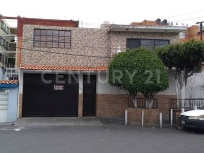 CASA EN VENTA, EN REVOLUCIÓN, VENUSTIANO CARRANZA, CDMX