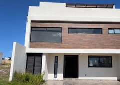 Doomos. Casa Residencial en Venta- Parque Cobá, lomas de angelopolis