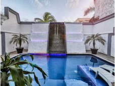 maravillosa villa con 6 recamaras en la mejor zona del centro de cancun amueblada con alberca propia