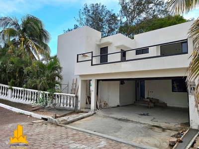 Casa en Venta con Embarcadero en El Estero, Veracruz