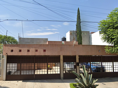 Casa Bonita En Cd. Satélite, Naucalpan De Juárez De Remate Bancario