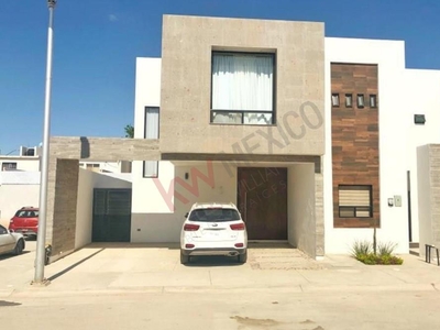 Casa en renta en La Toscana Residencial, Sector Senderos al norte de Torreón