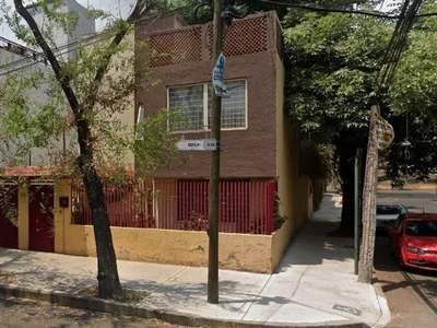 Casa En Remate, Del Carmen Coyoacán, Excelente Ubicación.