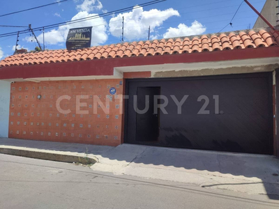Propiedad En Venta Con 2 Casas Independientes De 1 Y 2 Niveles. Puebla