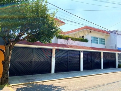 Residencia de Lujo en Lindavista Sur: Remodelada con Elegancia y Espacios Amplios