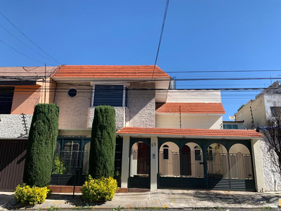 Se Renta Amplia Casa En Santa Cruz Del Monte, Naucalpan, Estado De México