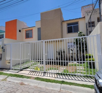 CASA EN RENTA EN FRACCIONAMIENTO LA JOYA QUERETARO CERCA DEL NUEVO HOSPITAL GENERAL