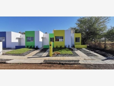 Casa en Venta en fraccionamiento Buenavista, Villa de Álvarez, Colima; cerca de la Av. Niños Héro