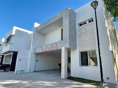 Casa Nueva Con 4 Recamaras Zona Villa De Las Palmas
