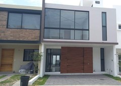 casa con 3 niveles en venta fracc. valle imperial, zapopan, jal.