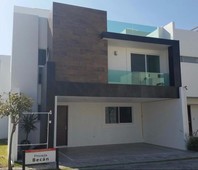 Doomos. Casa en Condominio Residencial en Venta en Fraccionamiento Cascatta Lomas de Angelopolis, Ocoyucan, Puebla