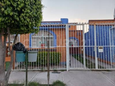Se Renta casa en Jardines del Valle, SJR, Querétaro.