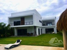 4 o mas recamaras en venta en lagos del sol cancún