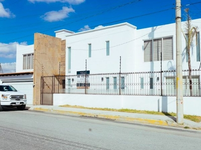 Bonita Casa Moderna en Venta en Metepec Cerca de Galerías Metepec