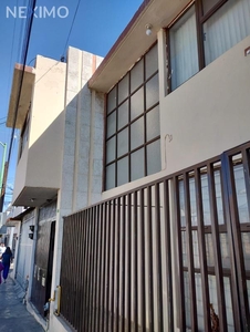 Casa en Renta en el centro a 1 cuadra de UAQ, Col Centro, Querétaro, Para Consultorios, Oficinas o