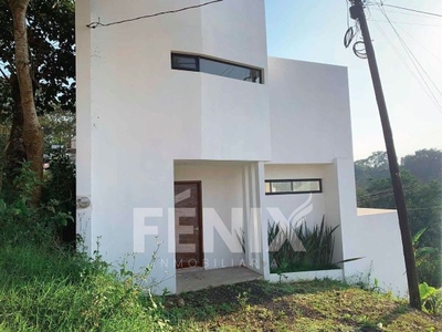 Casa en venta cerca de Av. Rebsamen, Zona USBI. cerca de Unidad del Valle