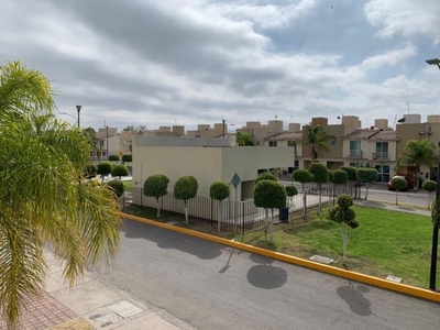 CASA EN VENTA EN LA ZONA DE AV. TLACOTE QUERÉTARO