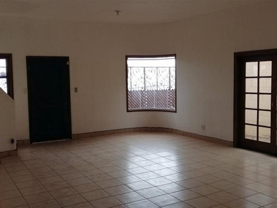 Se vende casa de 3 recámaras en col. Burocrata Hipódromo, Tijuana